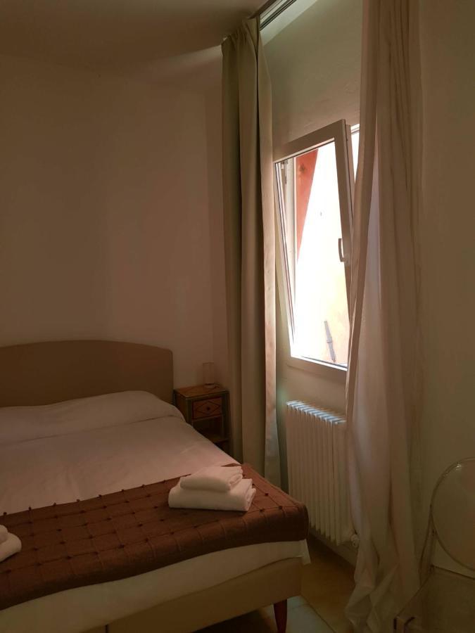 Butterfly Guest House เวนิส ภายนอก รูปภาพ