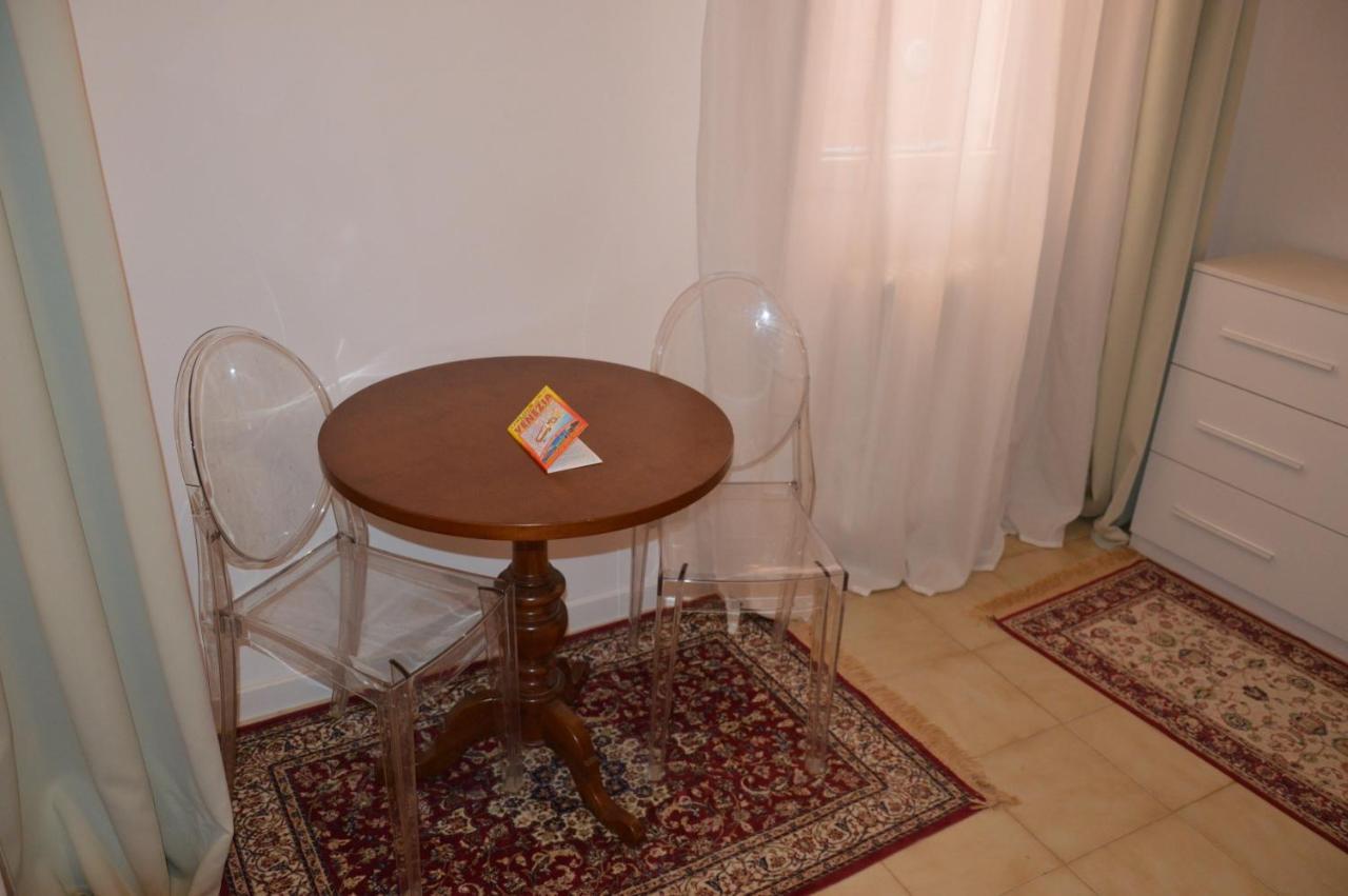 Butterfly Guest House เวนิส ภายนอก รูปภาพ